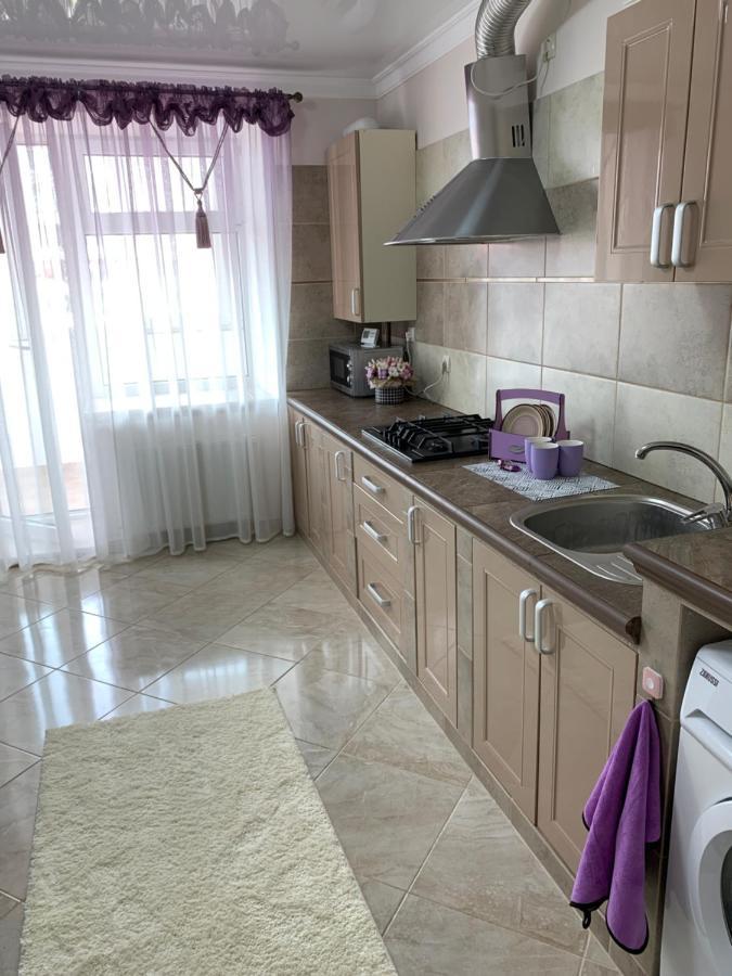 Ferienwohnung Центр. Поруч Парк Та Став Ternopil Exterior foto